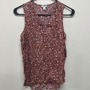 Red & white floral Sonoma tank‎ size small